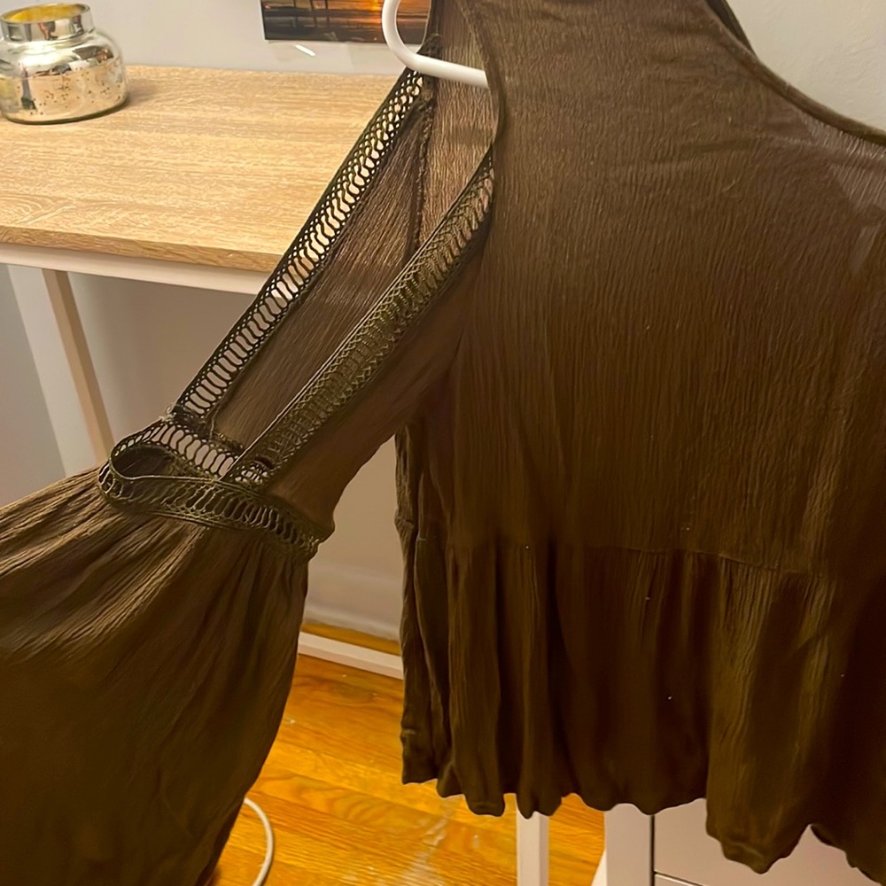 Lulus bell too long sleeves olive color